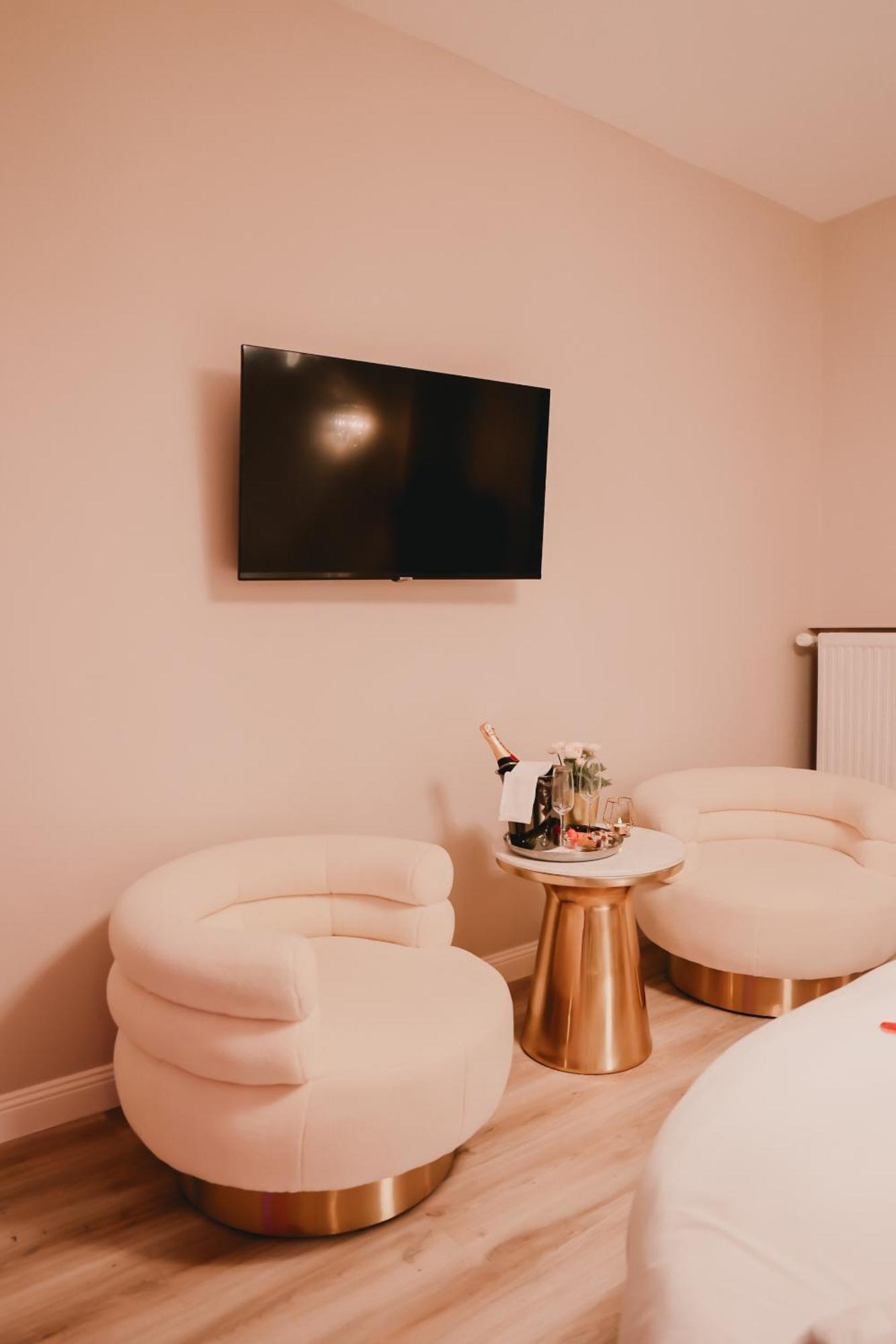 Hotel Mademoiselle เลียจ ภายนอก รูปภาพ