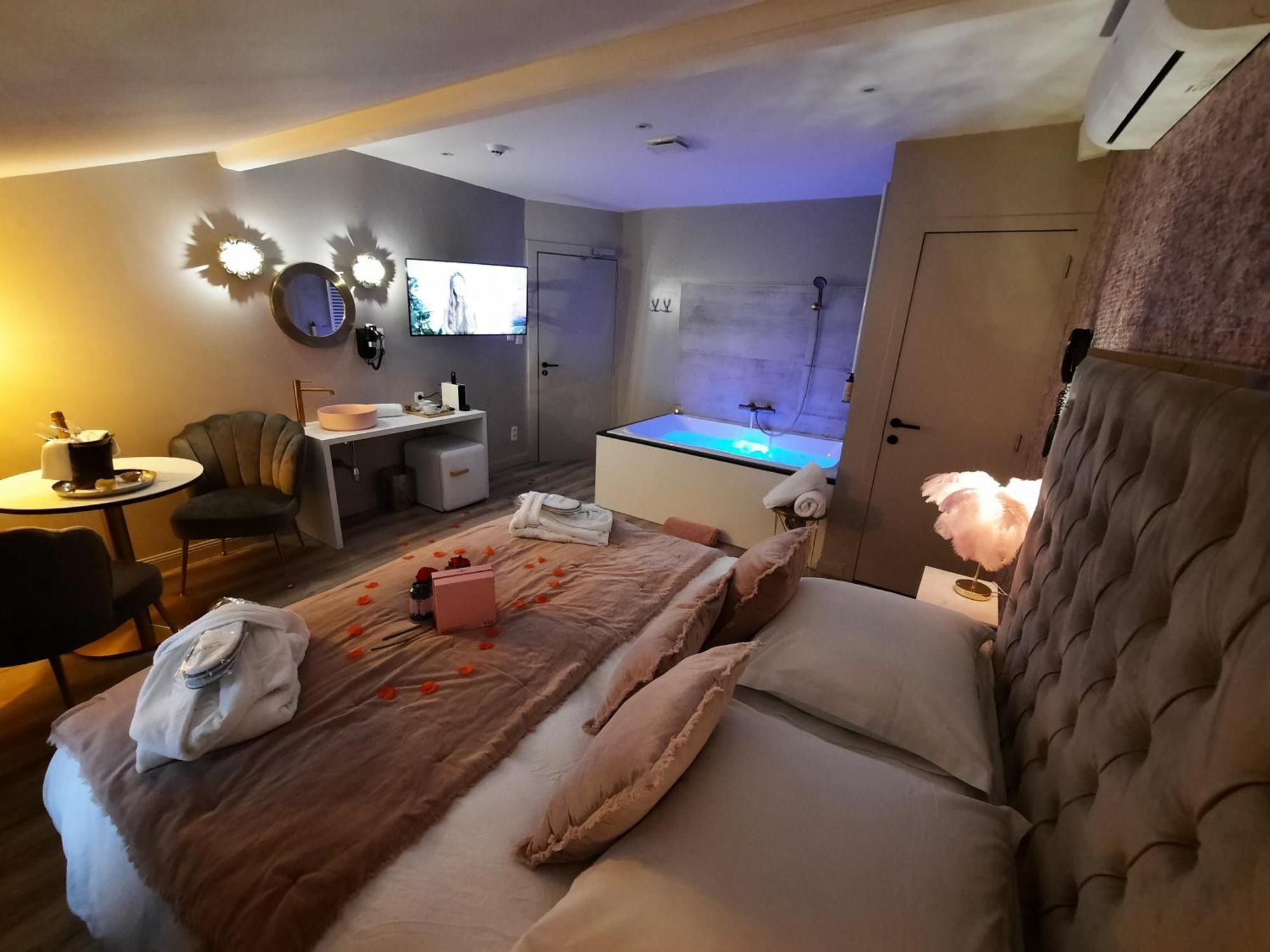 Hotel Mademoiselle เลียจ ภายนอก รูปภาพ