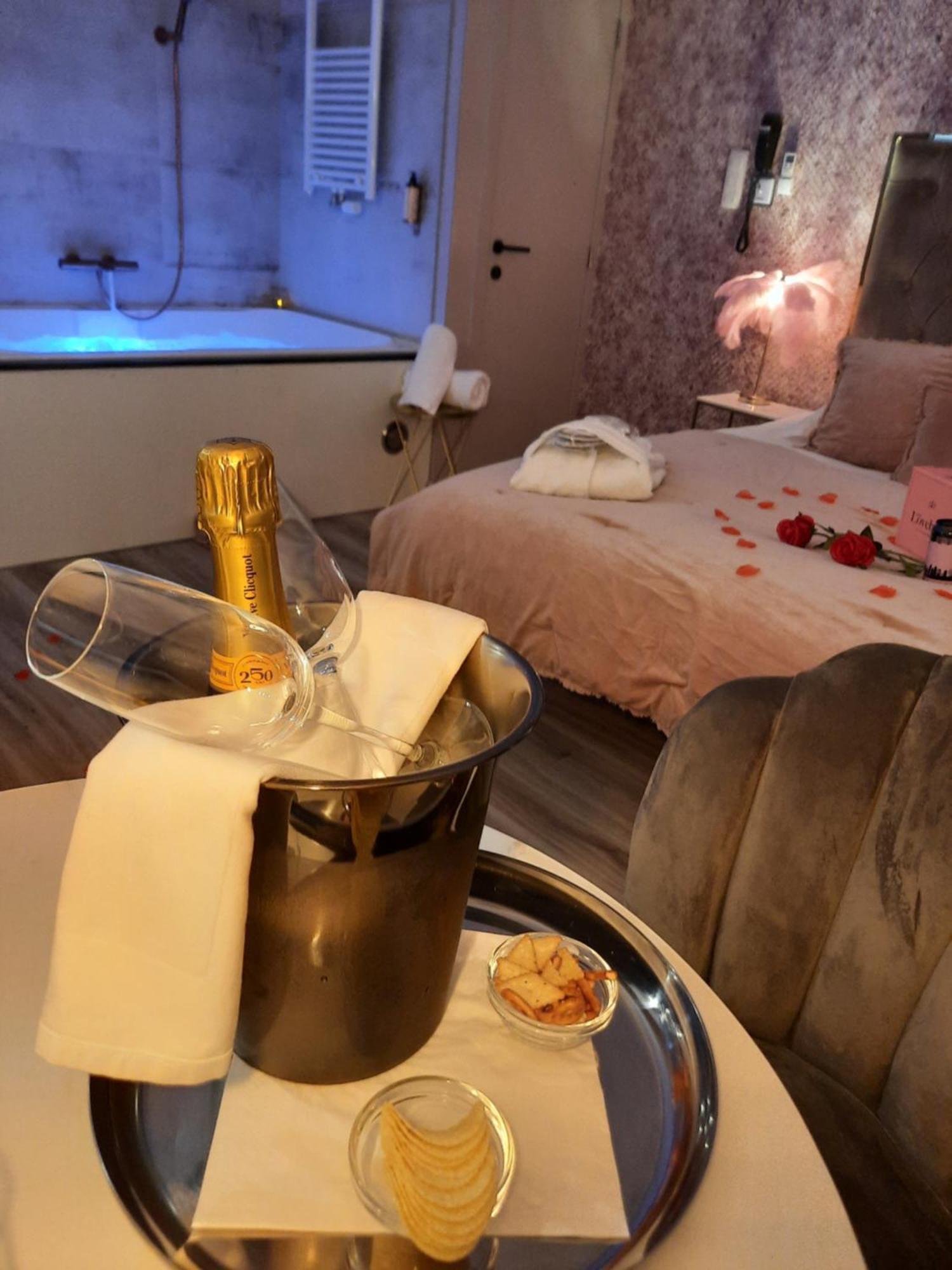 Hotel Mademoiselle เลียจ ภายนอก รูปภาพ