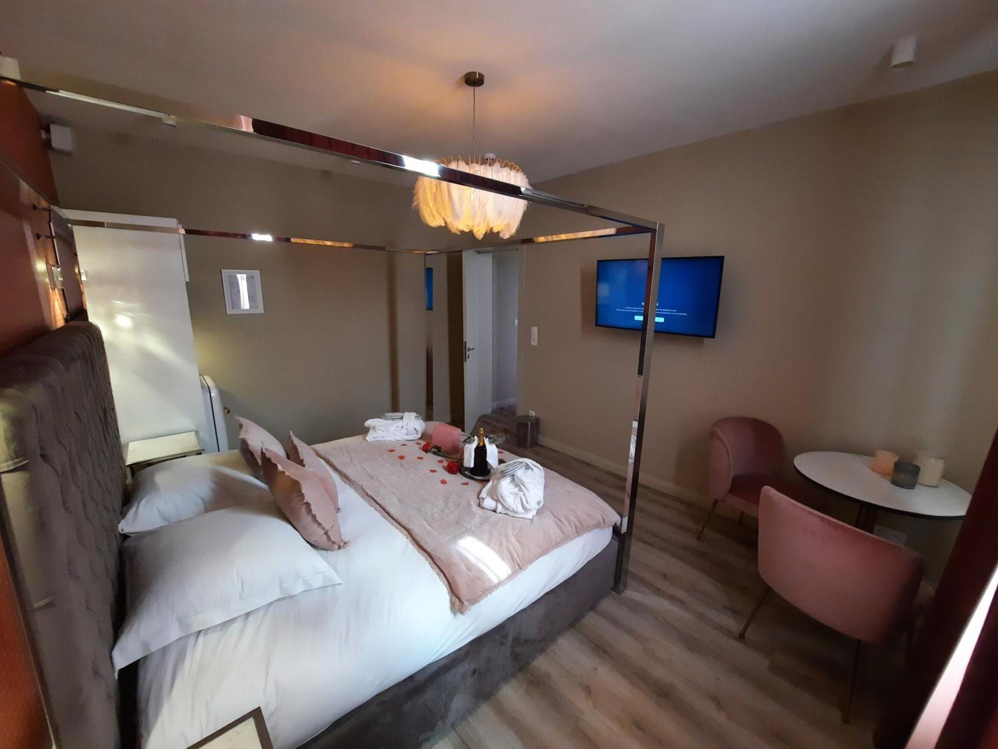 Hotel Mademoiselle เลียจ ภายนอก รูปภาพ