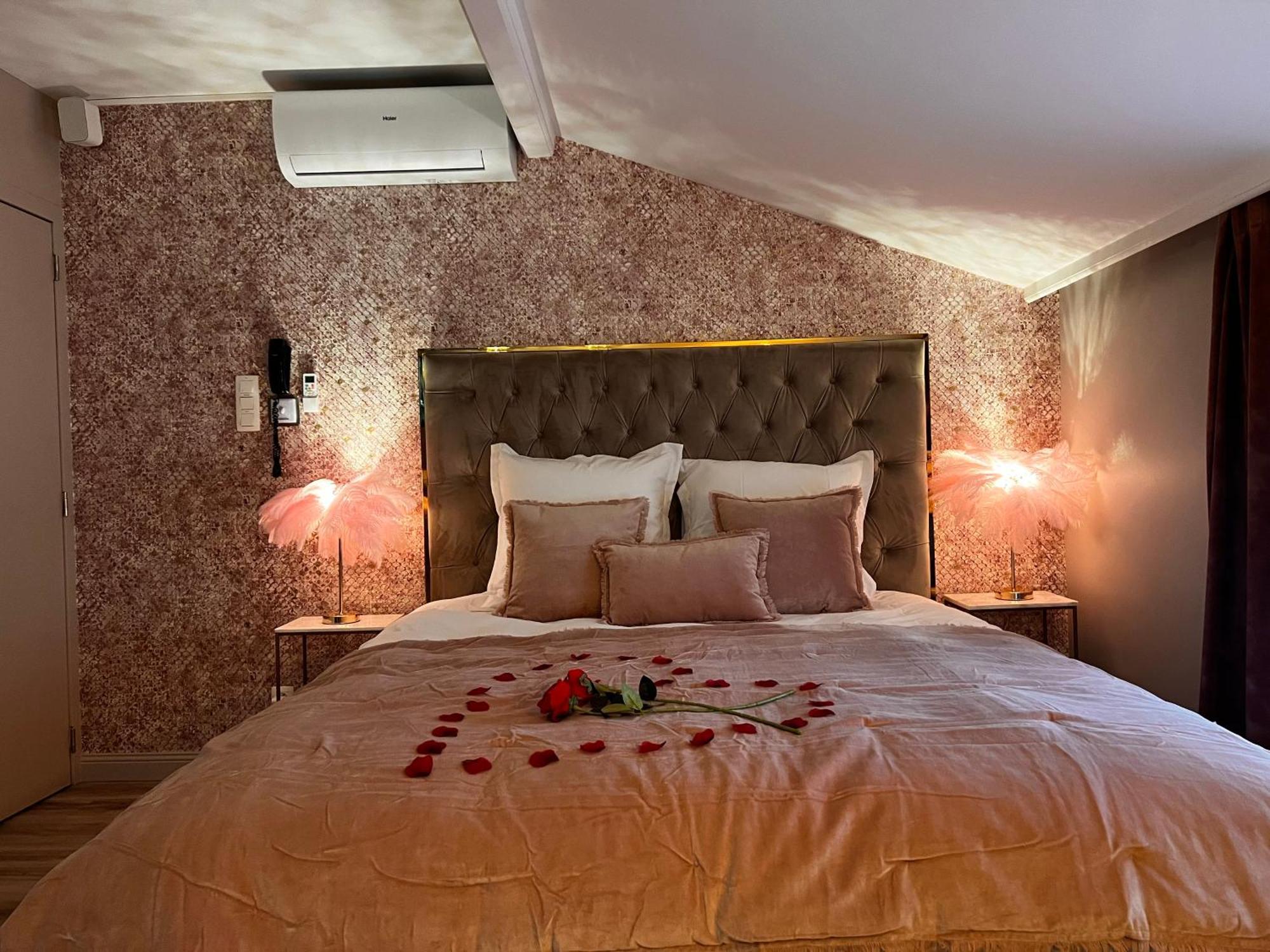 Hotel Mademoiselle เลียจ ภายนอก รูปภาพ